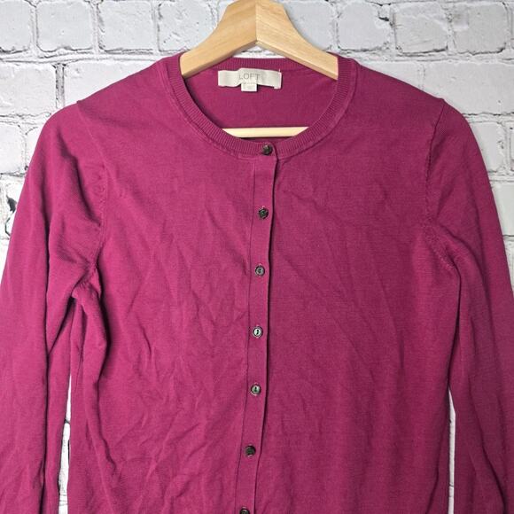 Loft Magenta Purple 100% Cotton Small Button Crew Neck Cardigan Sweater Size Med - Picture 2 of 11
